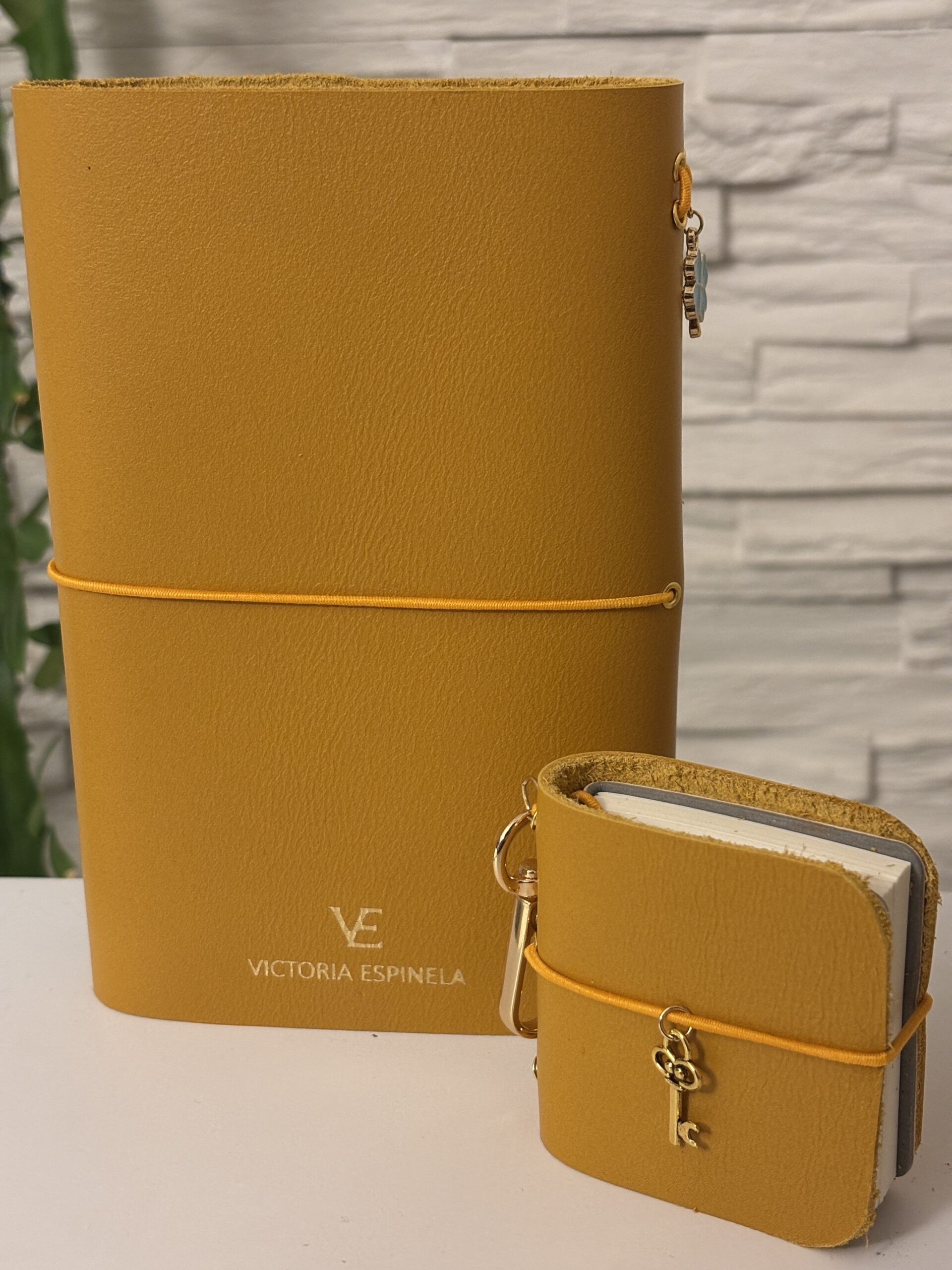 MINI CHARM BOOK - Imagen 3